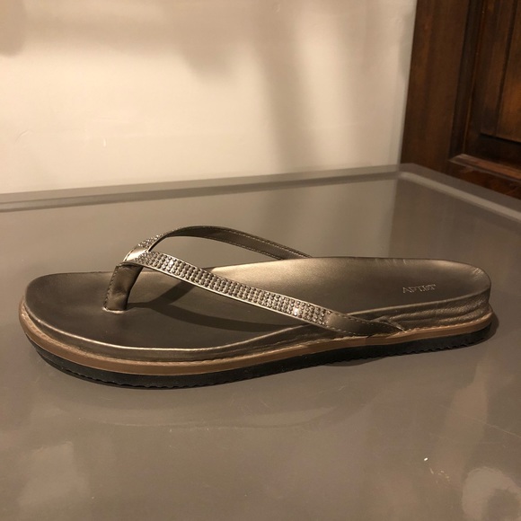 Shoes - Apt. 9 bling flip flops